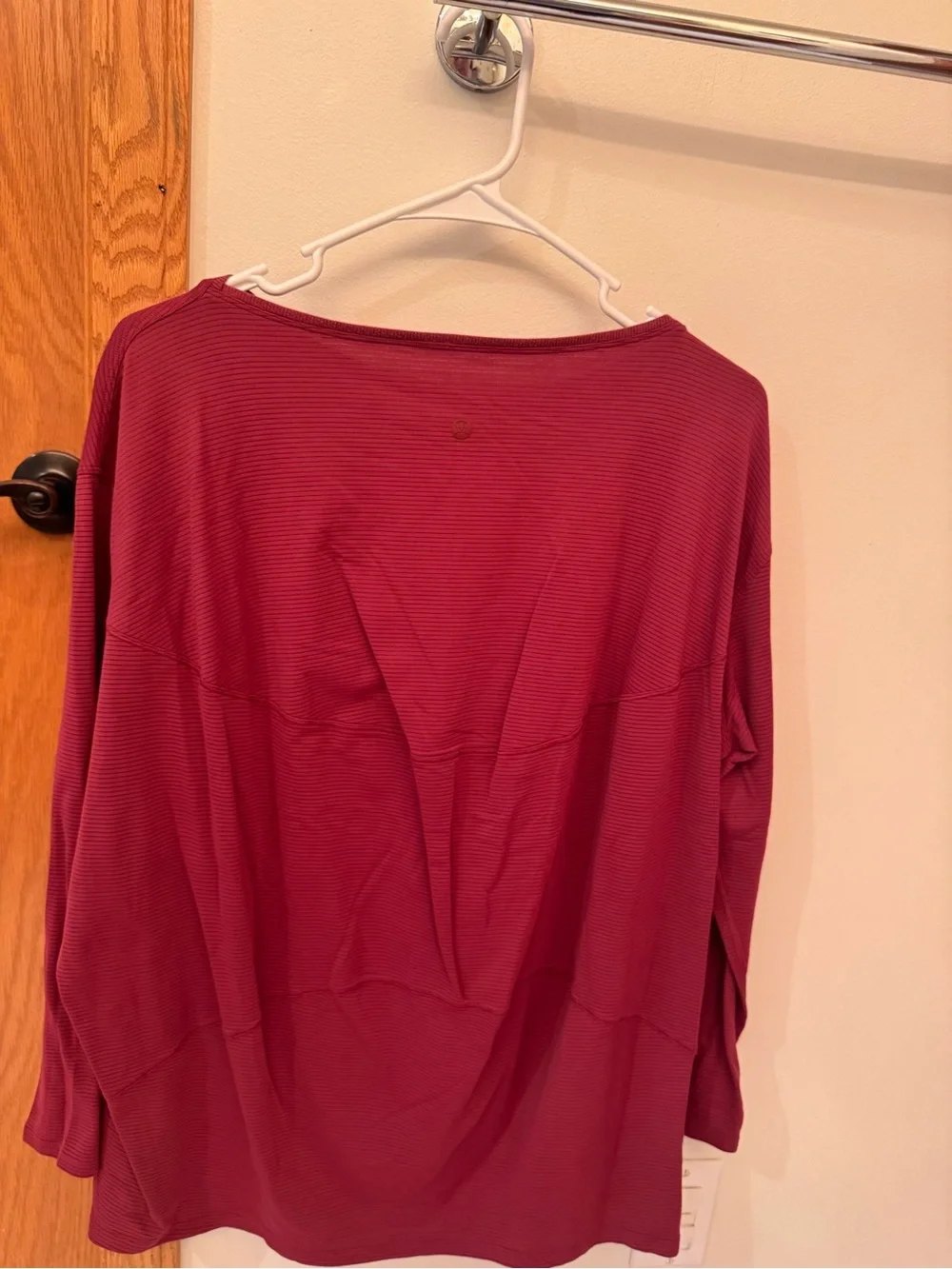 lululemon athletica Long Sleeve Ribbed Tunic in maroon with black lines size 8